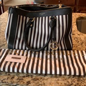 Henri Bendel Purse